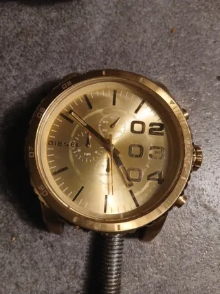 Reloj Diesel Dorado Sin Correa