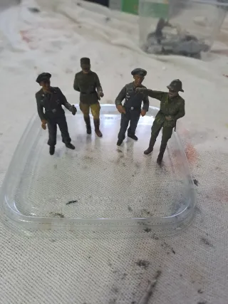 4 Soldatini Tamiya Tedeschi Plastica Colorati