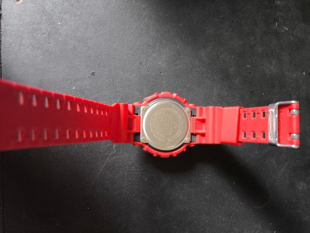 Casio G-Shock GA-100B Rojo