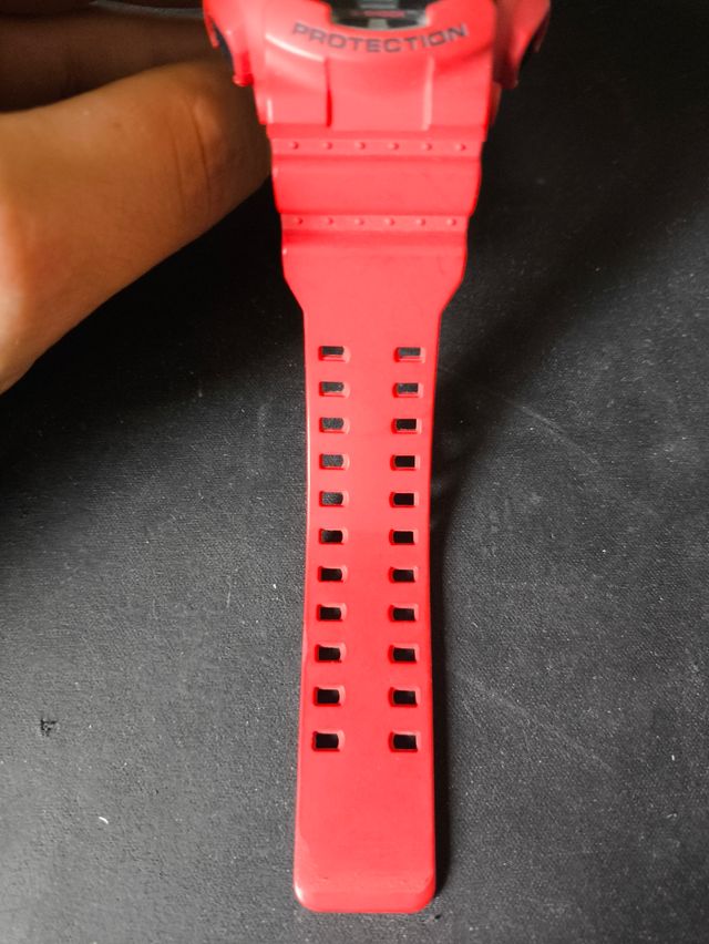 Casio G-Shock GA-100B Rojo
