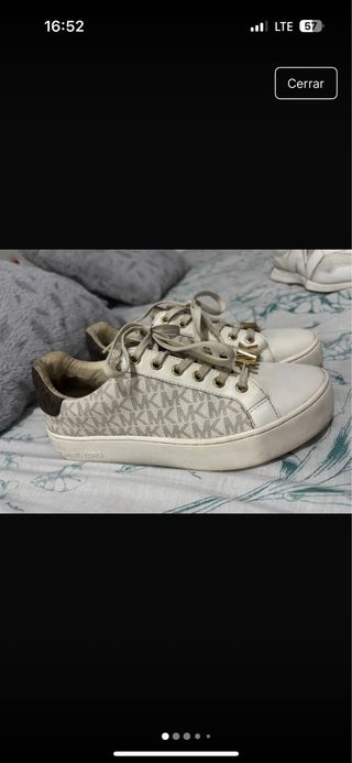 Zapatillas Michael Kors Beige y Blancas