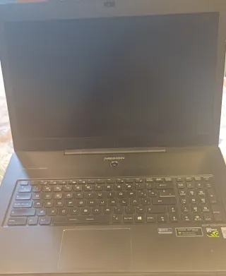 Medion Erazer X7613 sin batería ni disco