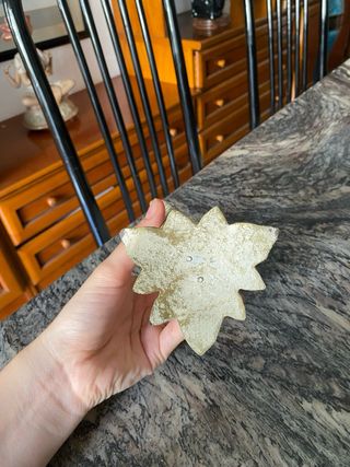 Portacandele in pietra in stile antico