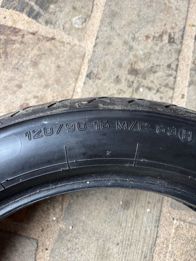 Neumáticos de moto.