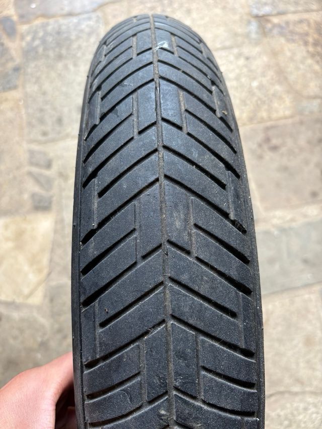 Neumáticos de moto.