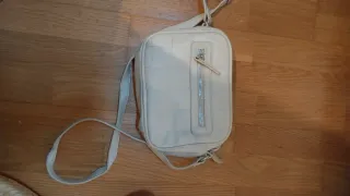 Bolso pequeño efecto piel beige