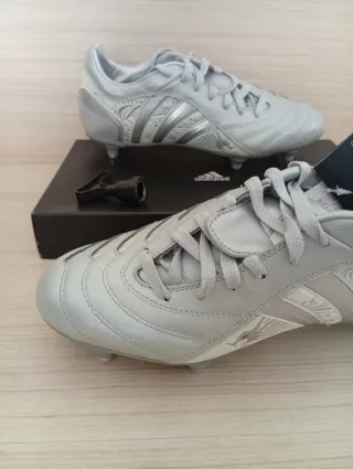 Adidas n.40 2/3  Scarpe Calcio nuove originali 