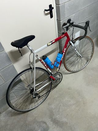 Bicicleta de carretera Zeus