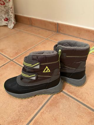 Botas de nieve para niños. Número 32. Un solo uso.