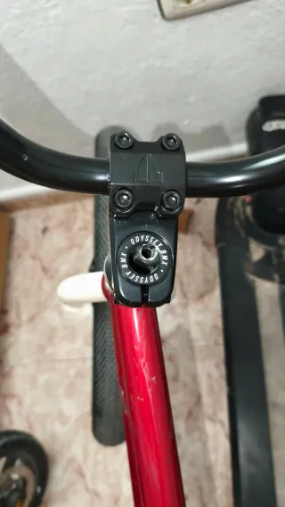 Bicicleta BMX montada a piezas