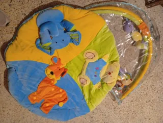 Manta de juego para bebés con peluches