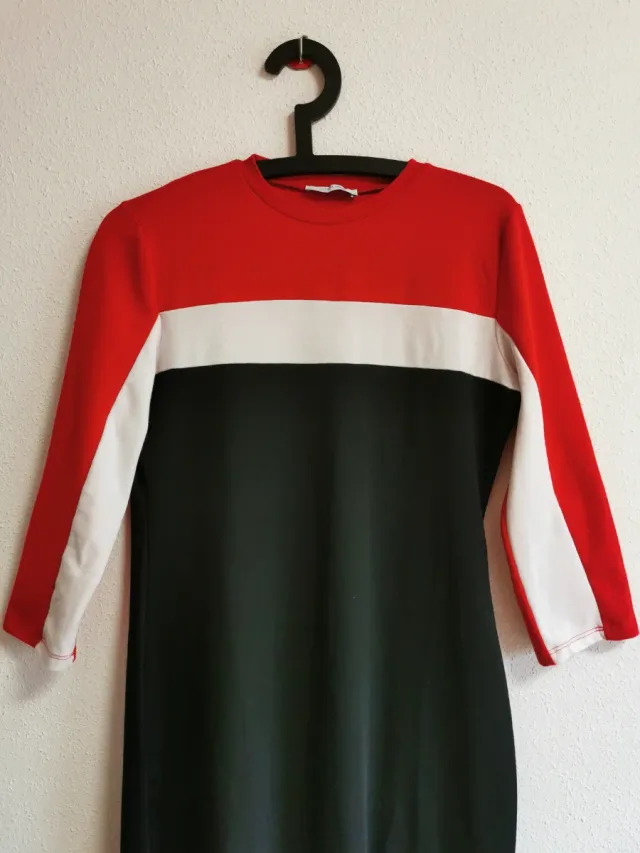 Vestido midi de chica talla M de Zara Trafaluc.