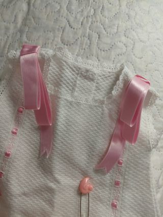 Faldón de Piqué blanco con Capota y patucos