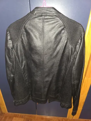 Chaqueta de cuero negra