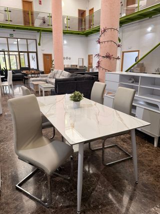 Mesa comedor de cristal con 4 sillas beige - NUEVO