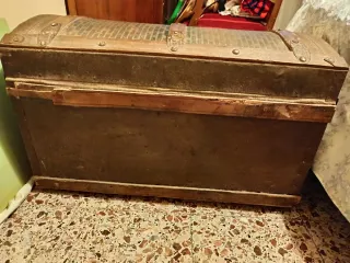 ¡FIN! Baúl antiguo de madera y metal URGE VENTA