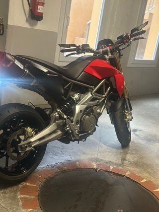 Aprilia Dorsoduro 750cc Hipermotard 17.000 km