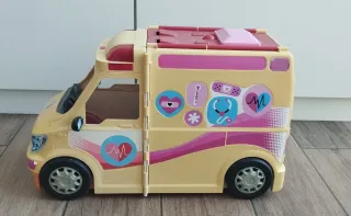 Ambulanza Barbie + Kit dentista