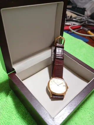 Reloj Cauny Caballero Cuarzo Dorado