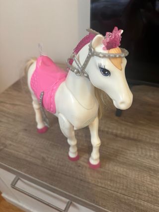 Cavallo Barbie interattivo con luci