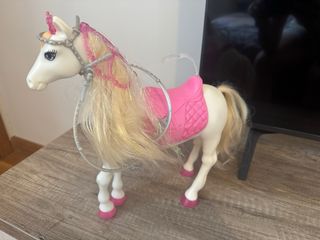 Cavallo Barbie interattivo con luci