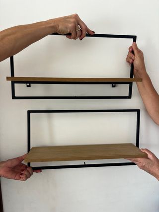 2 Estanterías 46x15cm. 15€ las dos