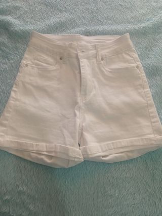 Pantalón corto blanco licra