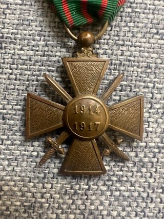 Cruz de Guerra Francesa con Espadas