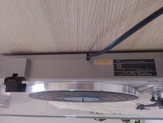 Tocadiscos Sanyo TP 350