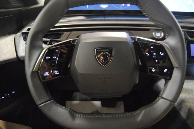 Peugeot 3008 HYBRID 136 eDCS6 ALLURE 2024