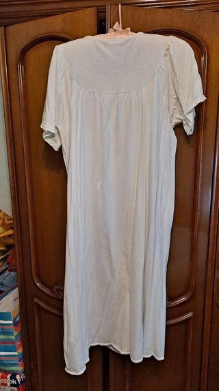 Camisón blanco bordado
