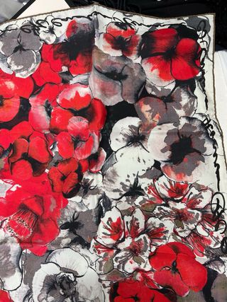 Pañuelo CH Carolina Herrera Flores
