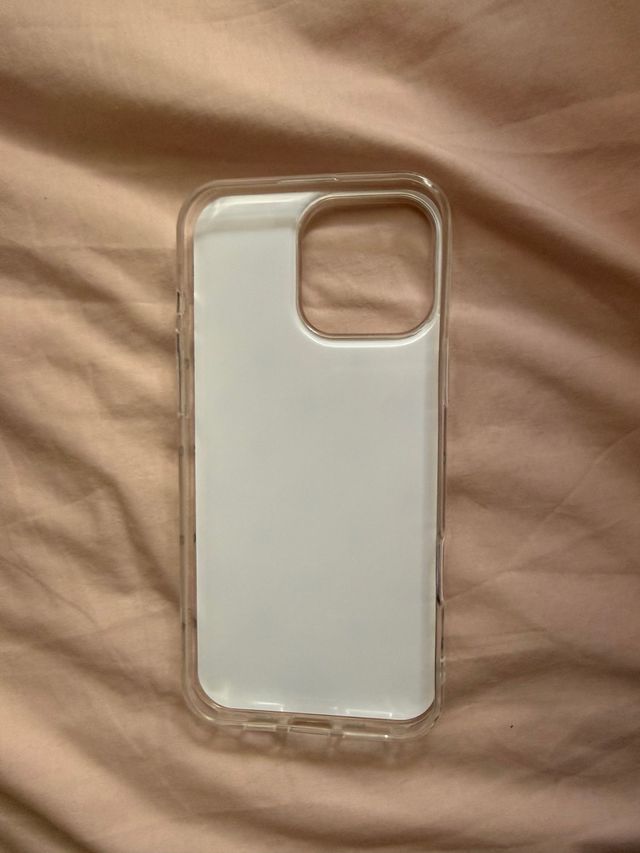 Funda iPhone 15 Pro Max lunares