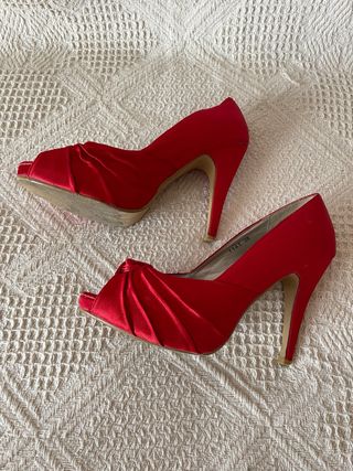 Zapatos de tacón rojos T38