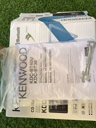 Radio CD Kenwood KDC-BT40U con USB y Parrot