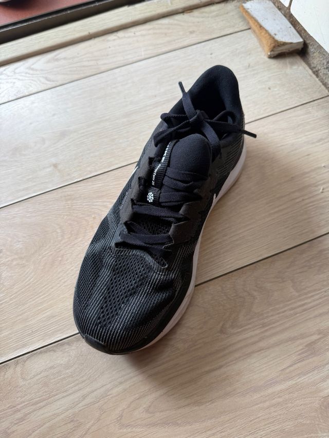 Zapatillas Nike Negras y Blancas