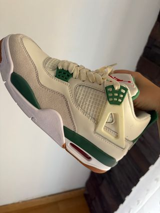 Nike SB x Air Jordan 4 'Pine Green'
