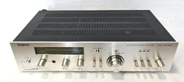 Amplificador Cybernet CTS-300A Plata