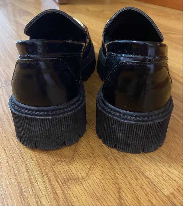 Mocasines negros de charol