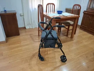 Andador Plegable con Asiento y Bolsa