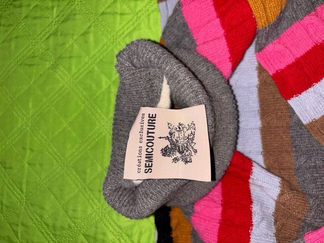 Maglione a righe multicolore