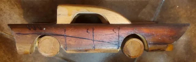 Coche de madera decorativo de Cuba