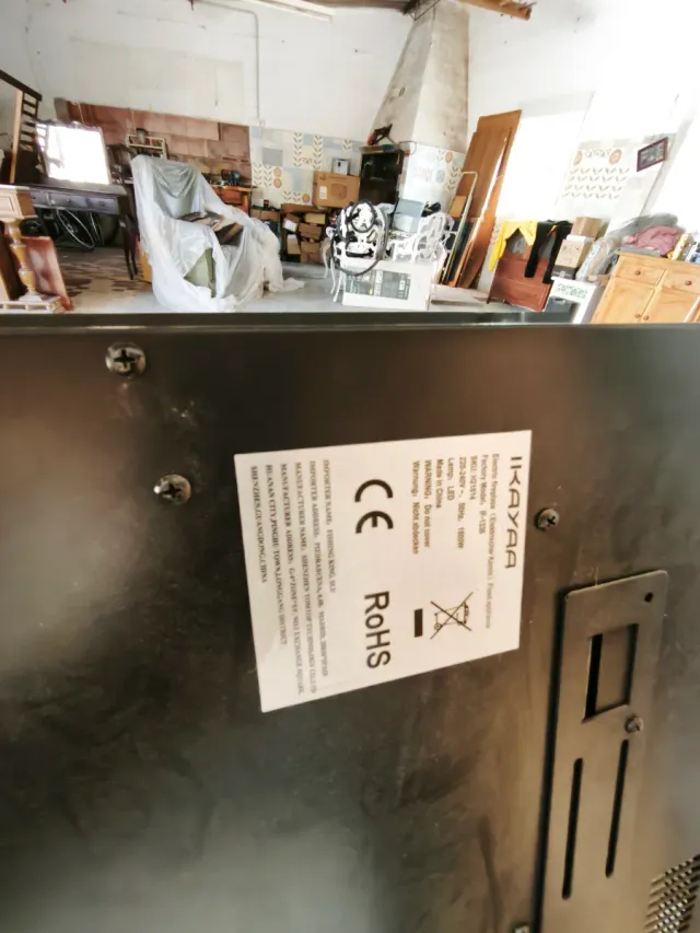 Estufa Eléctrica Mural IKAYAA 1800W,