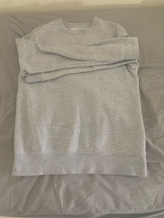 Sudadera gris sin capucha