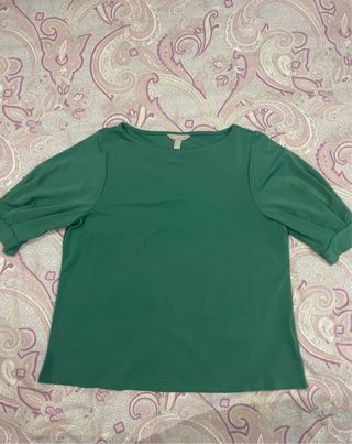 Camisa verde manga abullonada