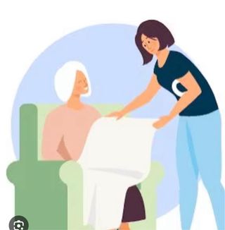 Mujer española cuidadora de personas mayores.