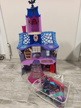Casa delle bambole Vampirina.
