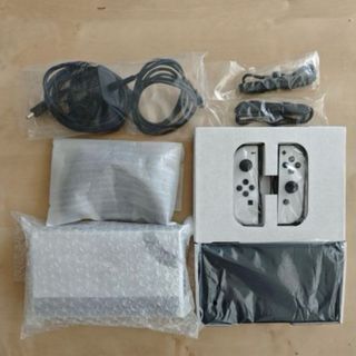 Nintendo Switch OLED Blanca y Negra