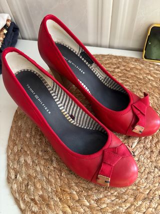 Eleganti tacchi rossi Tommy Hilfiger