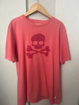 Camiseta rosa Scalpers calavera